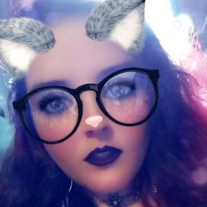 Meet your Posher, Courtney